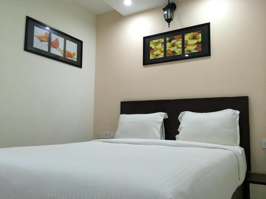 Rd Towers Hotell Chennai Exteriör bild